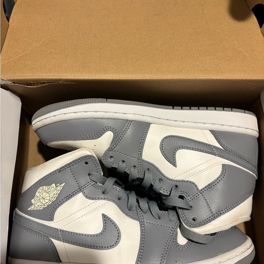 Jordan woman’s  Sneakers in Gray and White